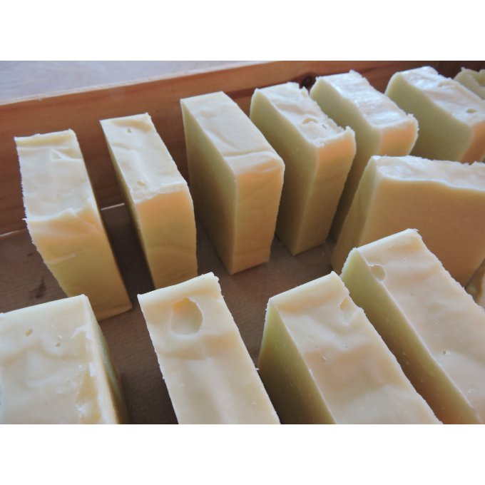 Petite Douceur, Savon Surgras Saponifié à Froid Sans Huile Essentielle, Adapté à toute la Famille